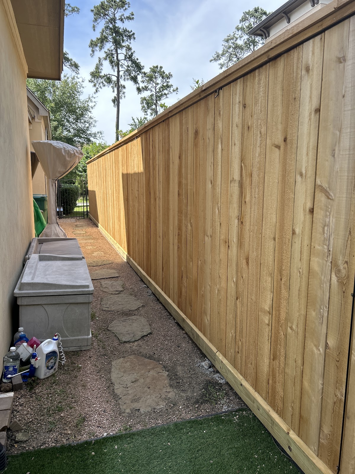 New cedar privacy fence along side yard